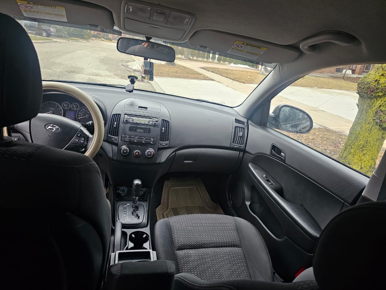 Black 2012 Hyundai Touring detail
